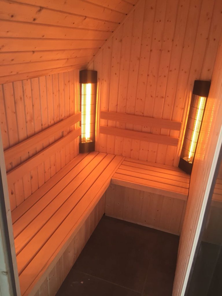 Maatwerk infraroodcabines op Roompot Noordzee Beach Village Nieuwvliet-Bad