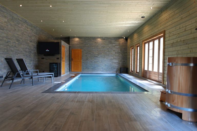 Wellness in een bijgebouw met zwembad, sauna- en een infraroodcabine in Silvolde
