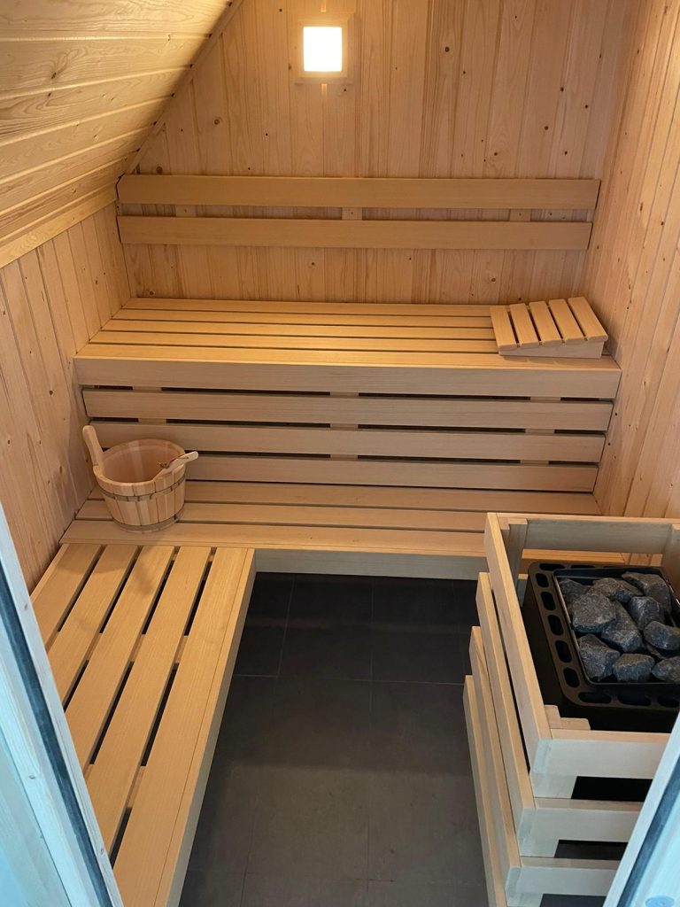 Saunacabines en sunshowers op Landal Aelderholt in Aalden