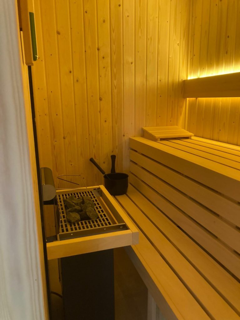 Bouwkundige sauna bij hotel van der Valk in Assen