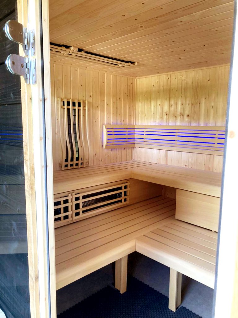 Wellness tuin in Zeddam met sauna, infrarood en een stoomcabine.