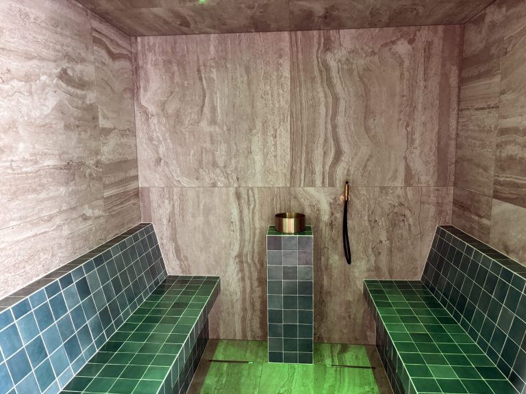 Bouwkundige sauna & stoomcabine in Borne